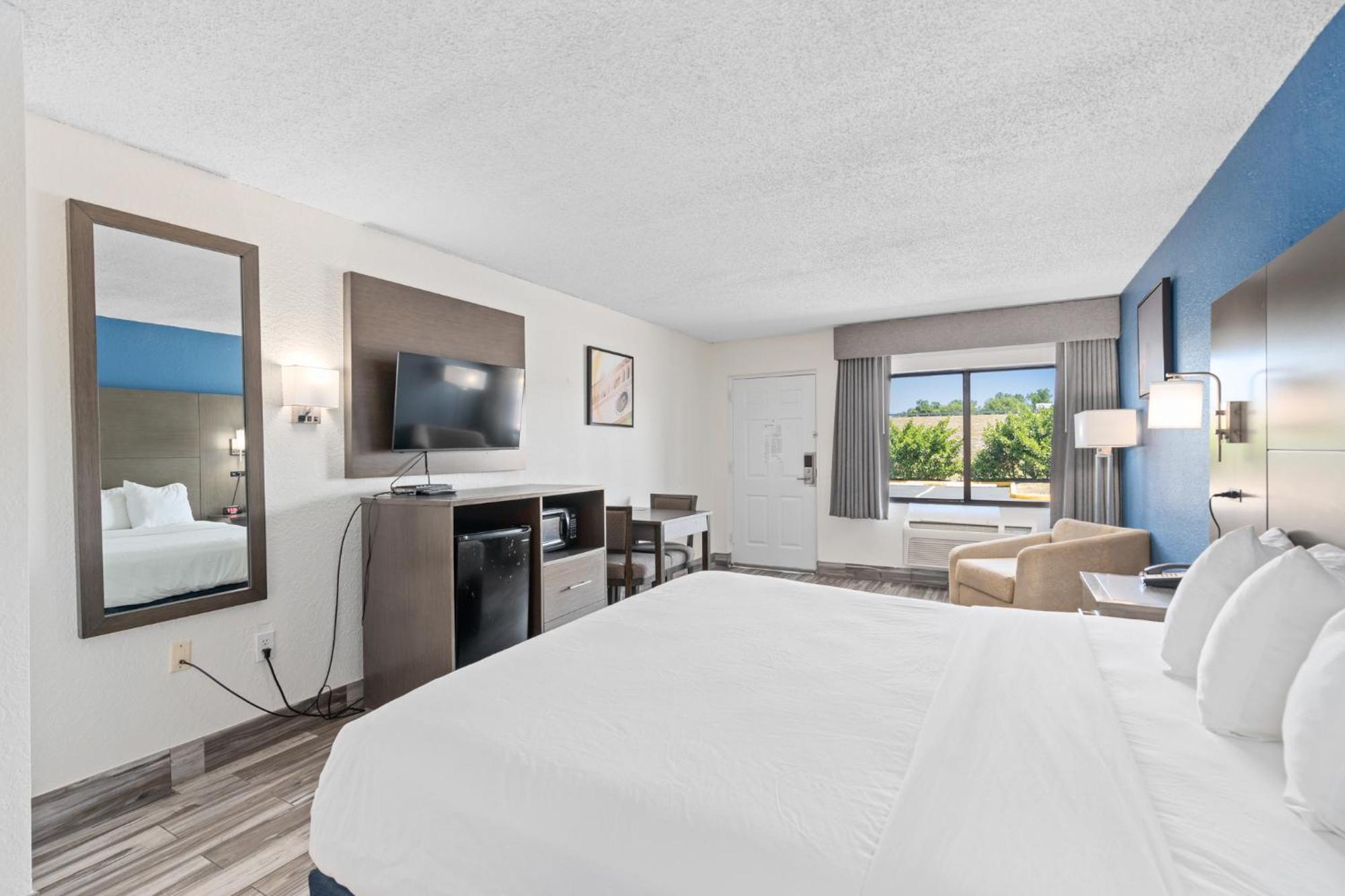 Hotel Baymont By Wyndham Orlando East Alafaya Exterior foto