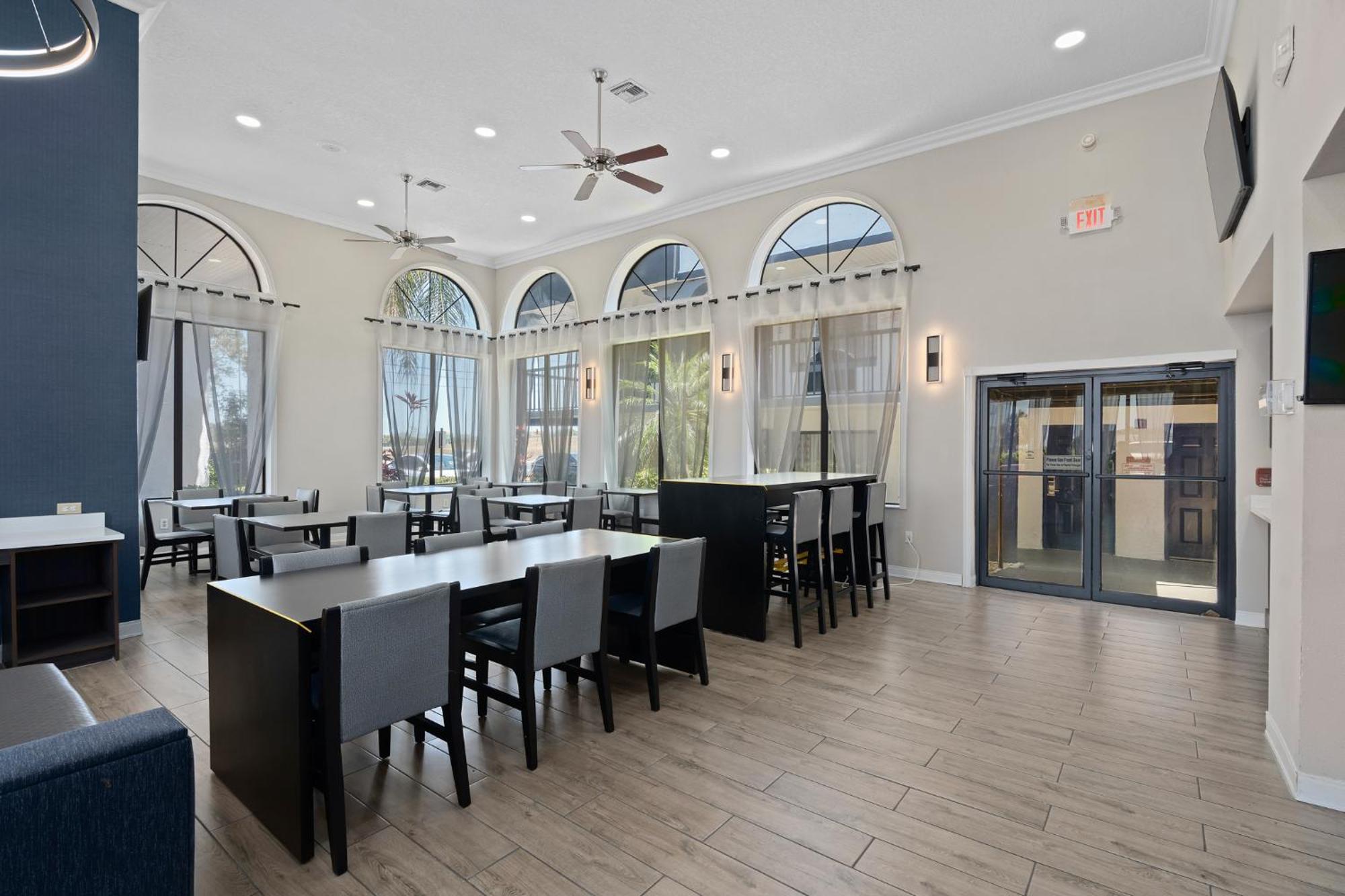 Hotel Baymont By Wyndham Orlando East Alafaya Exterior foto