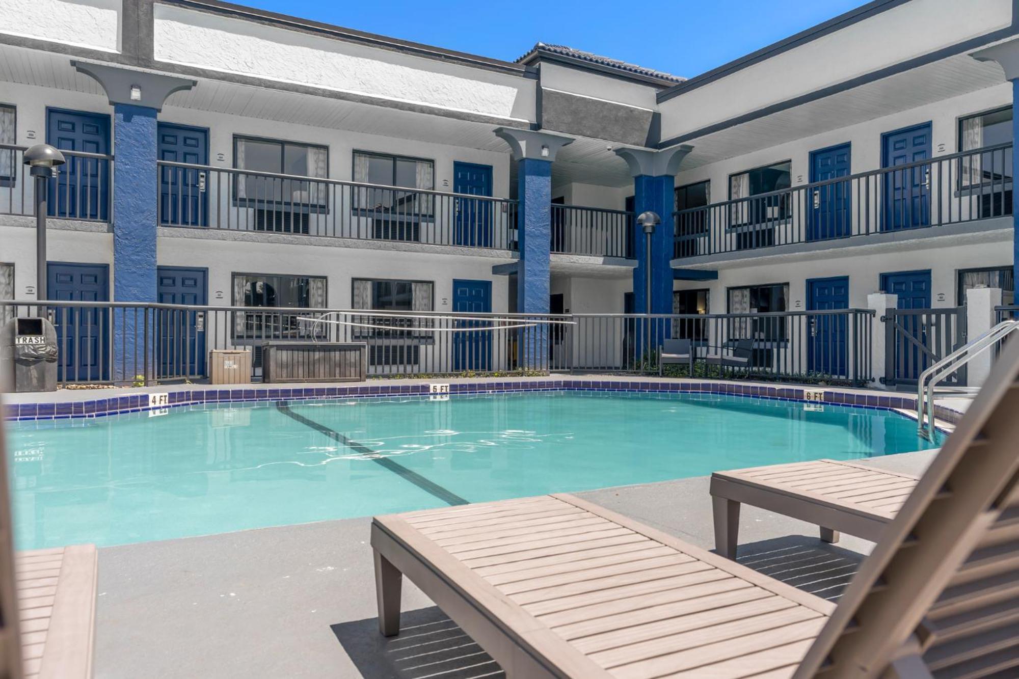 Hotel Baymont By Wyndham Orlando East Alafaya Exterior foto