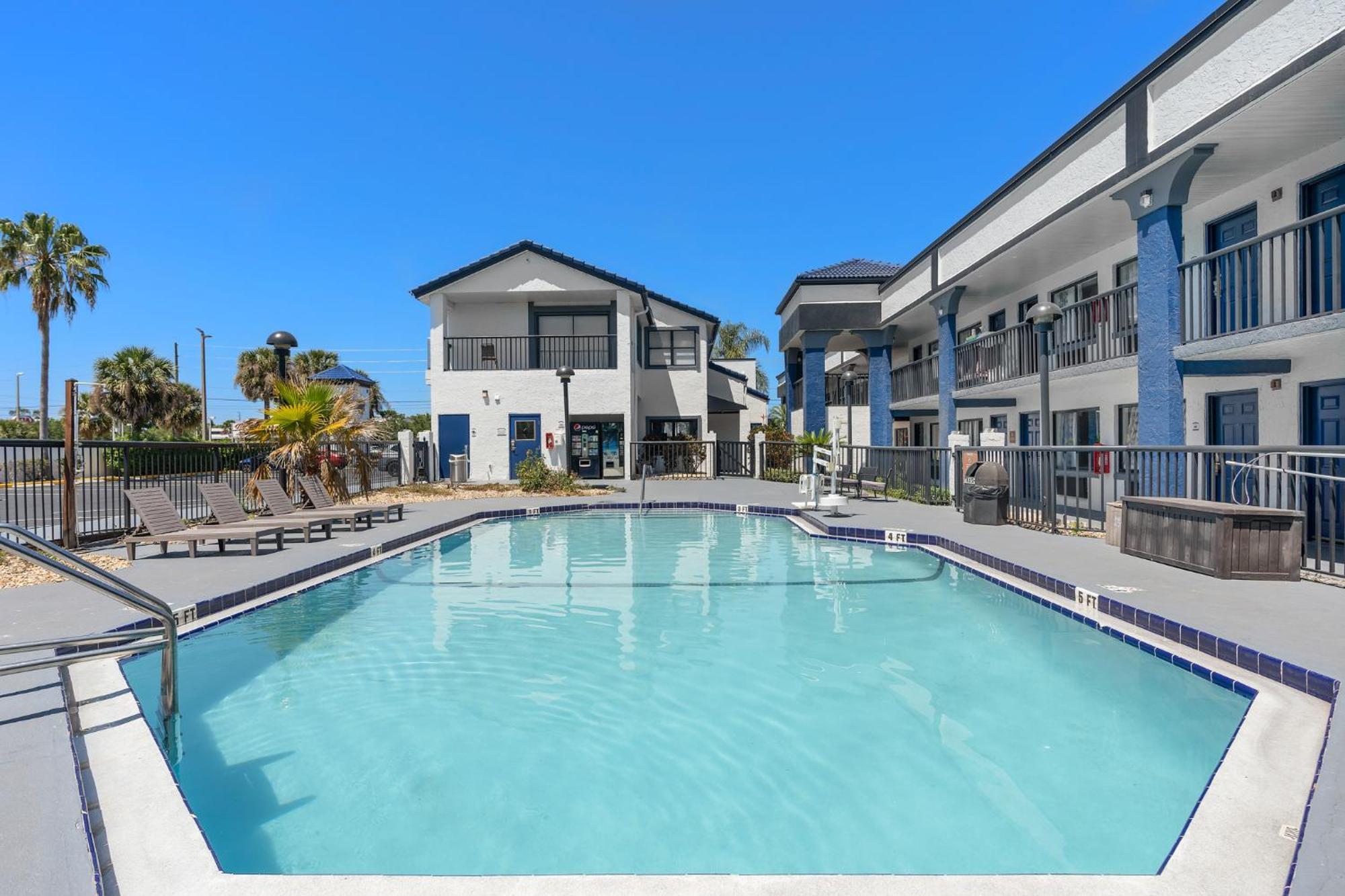Hotel Baymont By Wyndham Orlando East Alafaya Exterior foto