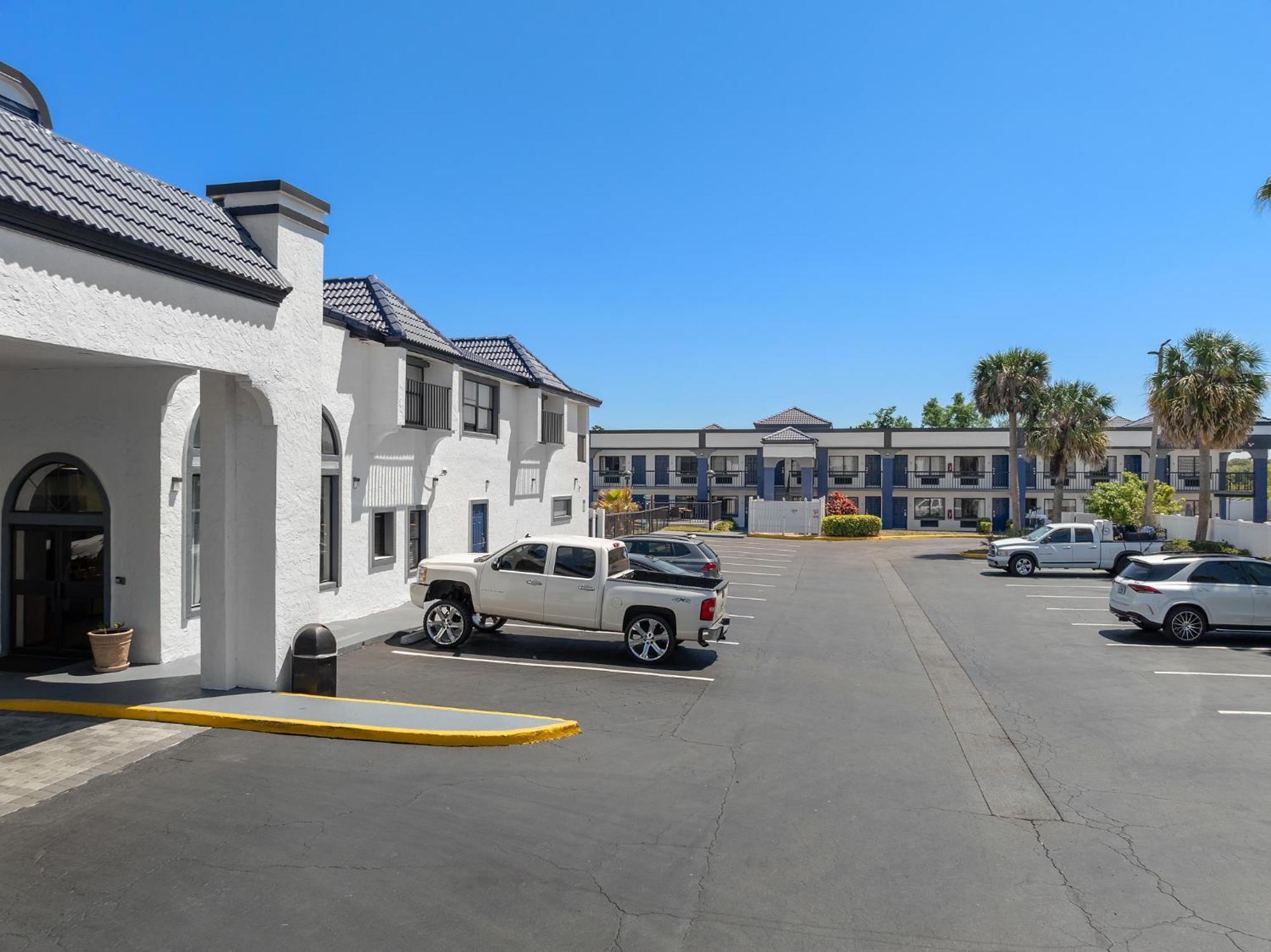 Hotel Baymont By Wyndham Orlando East Alafaya Exterior foto