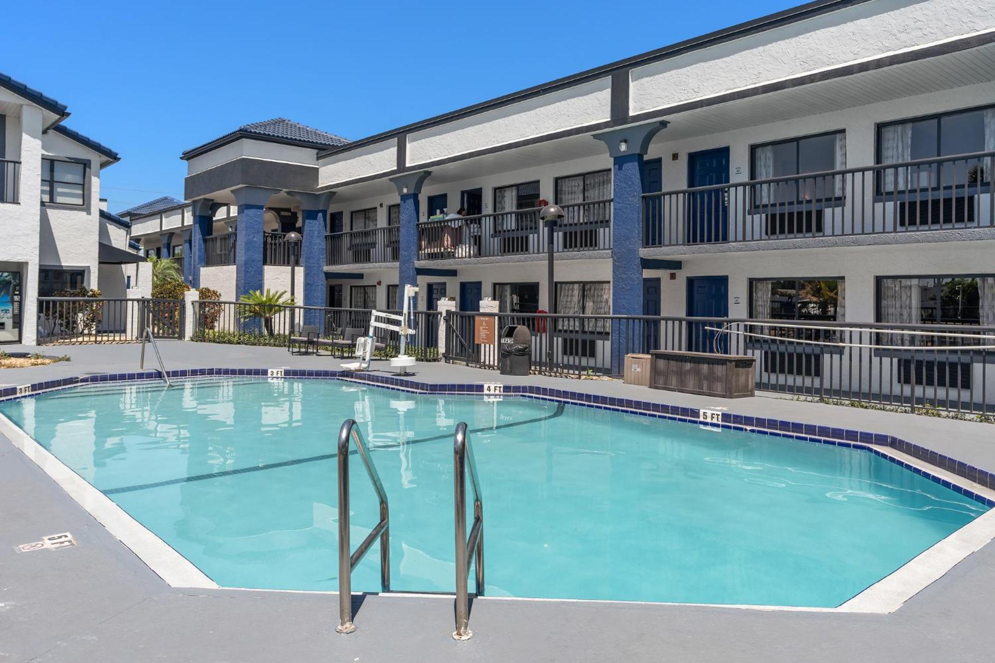 Hotel Baymont By Wyndham Orlando East Alafaya Exterior foto