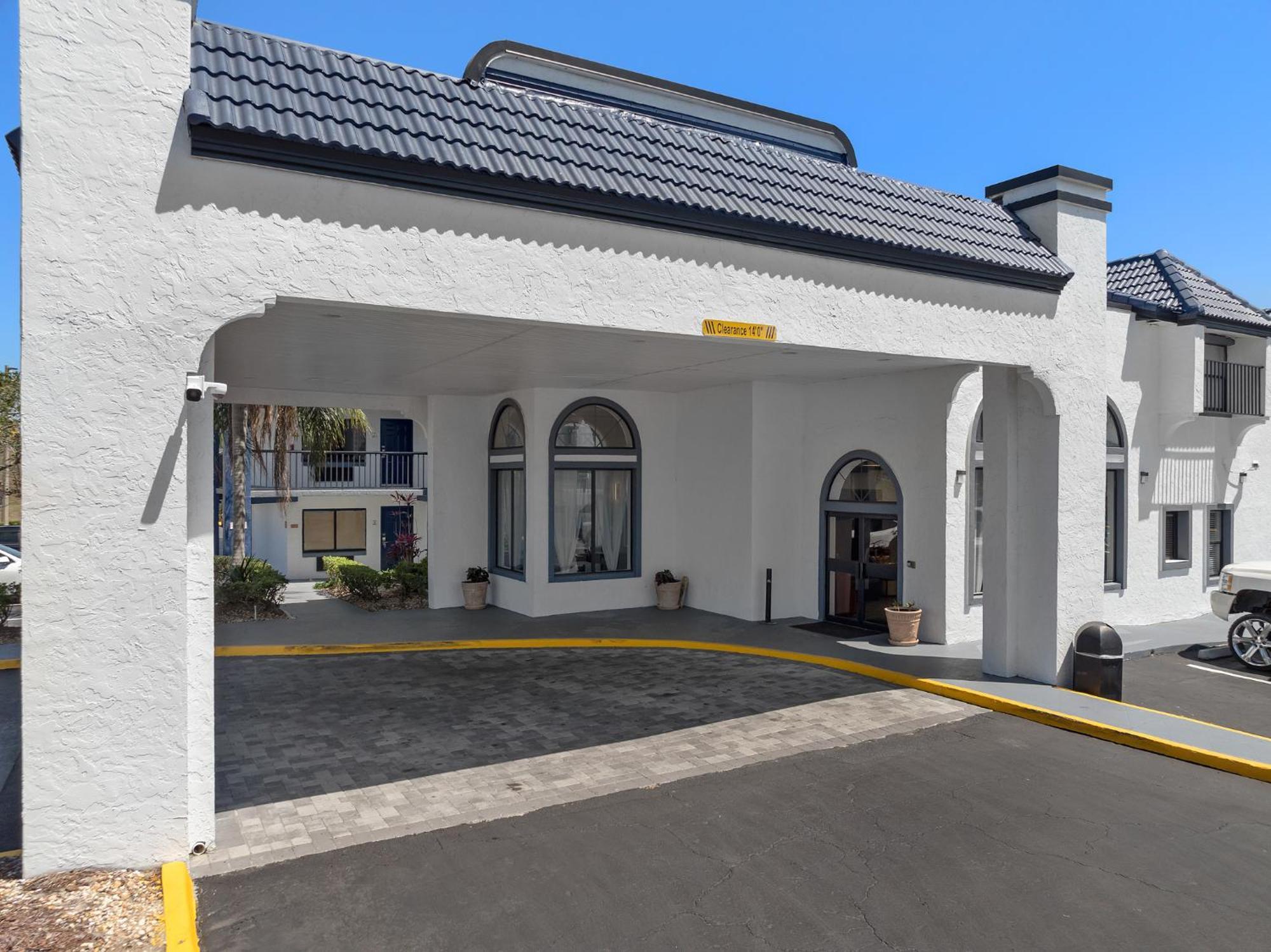 Hotel Baymont By Wyndham Orlando East Alafaya Exterior foto