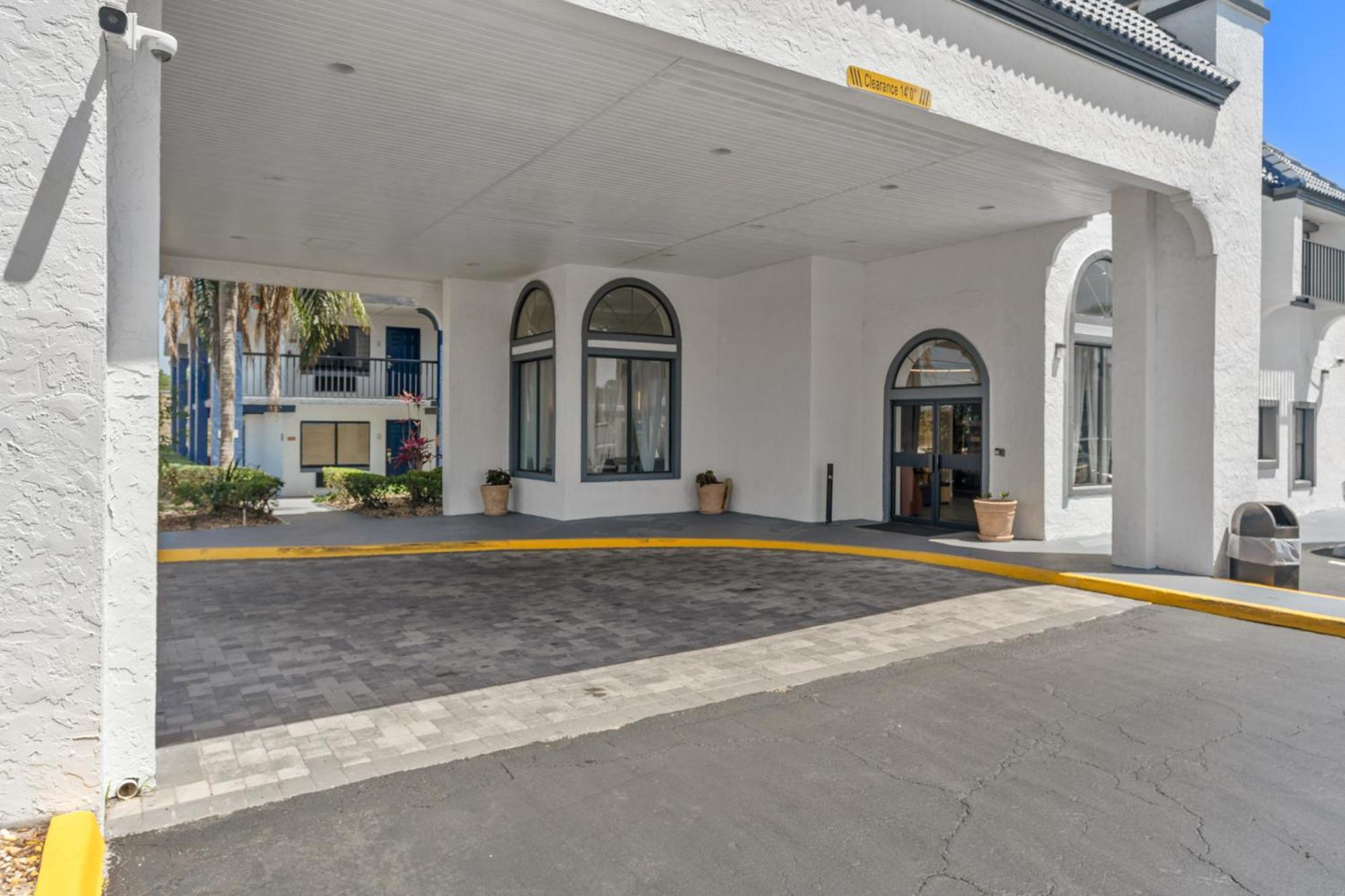 Hotel Baymont By Wyndham Orlando East Alafaya Exterior foto